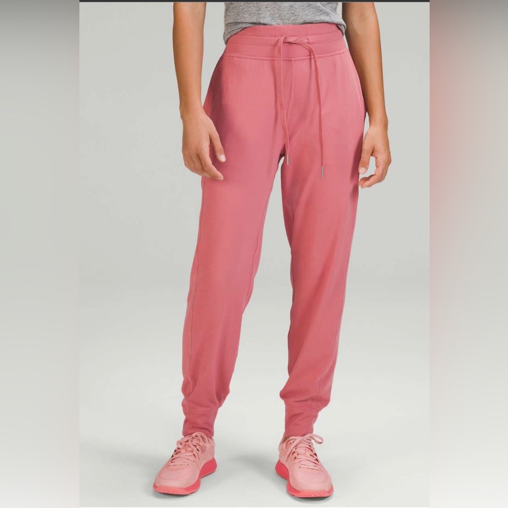 EUC Lululemon Scuba French Terry Jogger sz 2